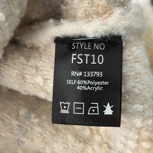 POL Heart Sweater - Picture 6 of 10